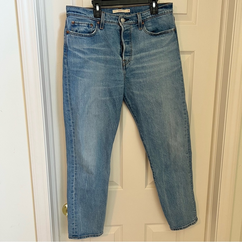 Levi’s wedgie cropped jeans size 29